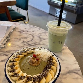 Green Table Cafe - Iced Matcha and Sea of Green - Cafes Near Me - Los Angeles, California