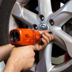 Custom Complete Automotive - tire service