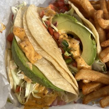 Chuckwalla Bar And Grill - Grilled Mahi Mahi fish tacos - New American Near Me - Palm Desert, California