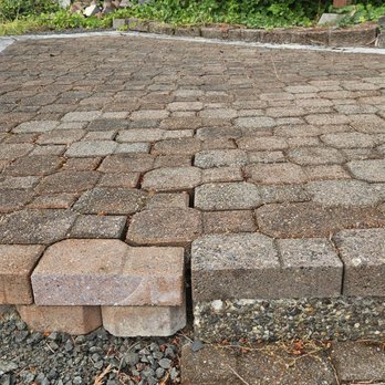 Toma's Landscaping - Further evidence of sloppy craftsmanship. - Landscaping Near Me - Shelton, Washington Toma's Landscaping - Further evidence of sloppy craftsmanship. - Landscaping Near Me - Shelton, Washington