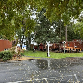 Featherbed Railroad Bed & Breakfast - Hotels Near Me - Upper Lake, California Featherbed Railroad Bed & Breakfast - Hotels Near Me - Upper Lake, California