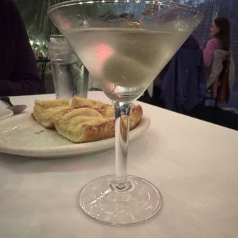 Gale's - Vodka Martini - Italian Near Me - Pasadena, California