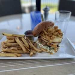 Boat House Waterfront Dining - Tuna Burger - special