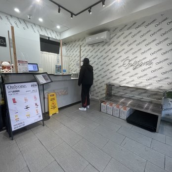 Onlyone · 茶言蜜语 - Interior - Bubble Tea Near Me - Brooklyn, New York