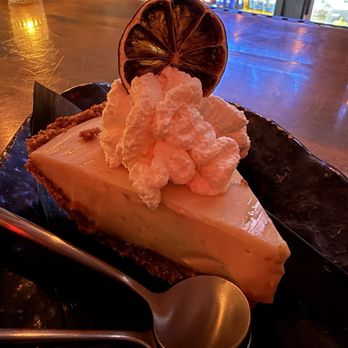 668 The Gigshack - Best key lime pie - New American Near Me - Montauk, New York