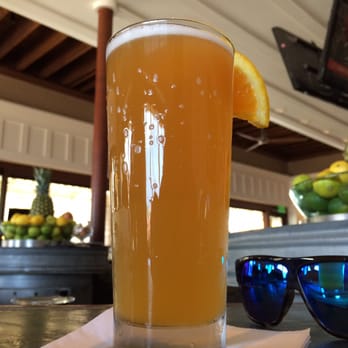 Avalon Grille - Hanging out at the bar! - New American Near Me - Avalon, California