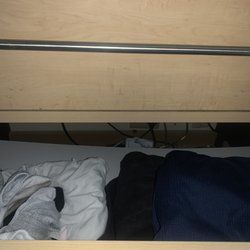 Red Roof Inn & Suites Philadelphia - Bellmawr - Back missing in second drawer so all the clothes would fall behind.