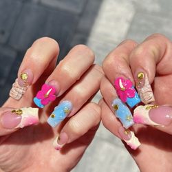 So Level Nails and Lash Bar