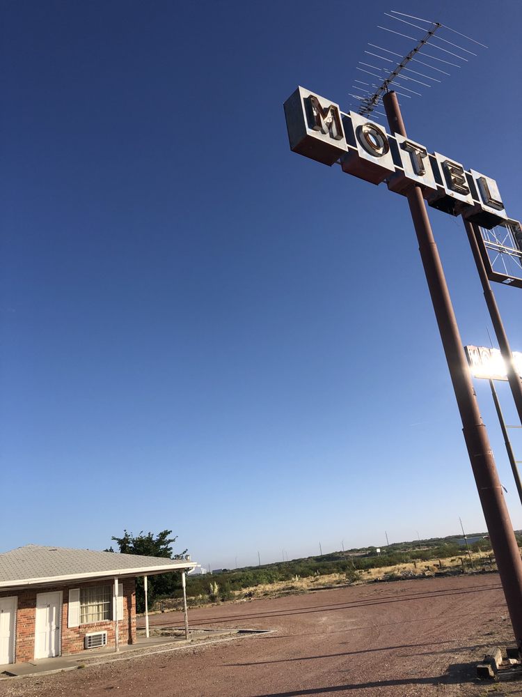 FT HANCOCK MOTEL Updated September 2024 23 Photos 1425 Knox Ave