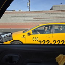Peninsula Yellow Cab - Driver 41 cut me off at a red-light. Then got out of the car and told me to fuck my mother