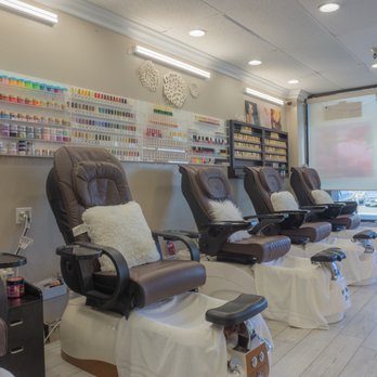 Glow Barber And Beauty Bar: Ultimate Style & Beauty Destination
