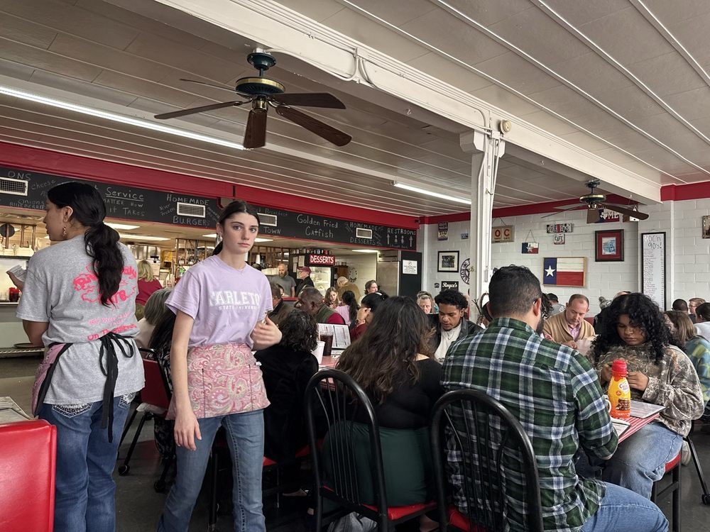 River Oaks Cafe
