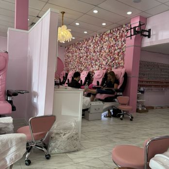 Urban Nail Bar - Instagram worthy decor - Nail Salons Near Me - Kalispell, Montana Urban Nail Bar - Instagram worthy decor - Nail Salons Near Me - Kalispell, Montana