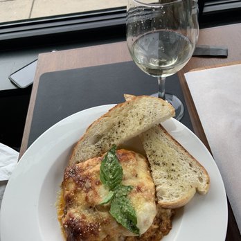 Daniela - Amazing pizza and laguna - Pizza Near Me - Buffalo, New York