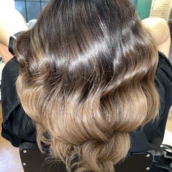 Flaunt Salon - Hair Salons Near Me - Long Beach, California