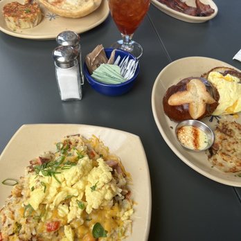 Snooze, an A.M. Eatery - Breakfast Pot Pie*, Sandwich I Am*, Spuds Deluxe* - Breakfast & Brunch Near Me - Tucson, Arizona Snooze, an A.M. Eatery - Breakfast Pot Pie*, Sandwich I Am*, Spuds Deluxe* - Breakfast & Brunch Near Me - Tucson, Arizona