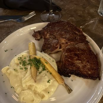Wren & Wolf - Ribeye and mashed potatoes - Cocktail Bars Near Me - Phoenix, Arizona Wren & Wolf - Ribeye and mashed potatoes - Cocktail Bars Near Me - Phoenix, Arizona
