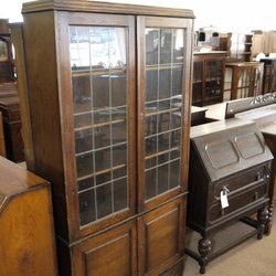 Cota Street Antiques - Large selection of Antique Oak & Mahogany furniture.