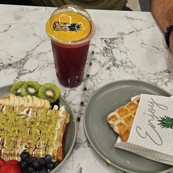 Bora Bora - Pistachio waffle, kinder croffle and ABC juice - Bubble Tea Near Me - Tempe, Arizona