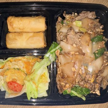 Tue Thai Restaurant - Pad See Eww Lunch Special - Thai Near Me - New York, New York