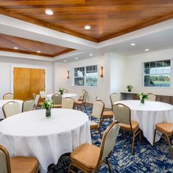 The Waterfront Inn - The Cove private dining area