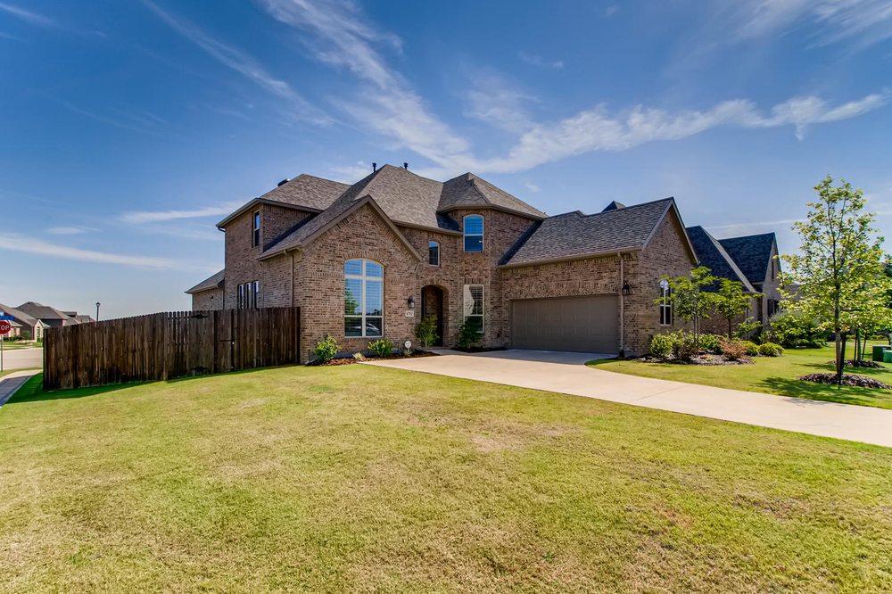 EFINA ESTRADASNODGRASS REAL ESTATE GROUPHOMESMART 5956 Sherry Lane