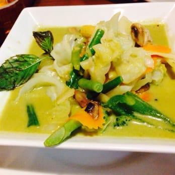 Champa Garden - Green curry veggie w/ extra veggie $1.5 more - Thai Near Me - Redding, California