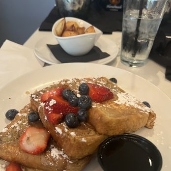 French Toast Bistro - Mama style French toast / red skins - Cajun/Creole Near Me - Canton, Michigan French Toast Bistro - Mama style French toast / red skins - Cajun/Creole Near Me - Canton, Michigan