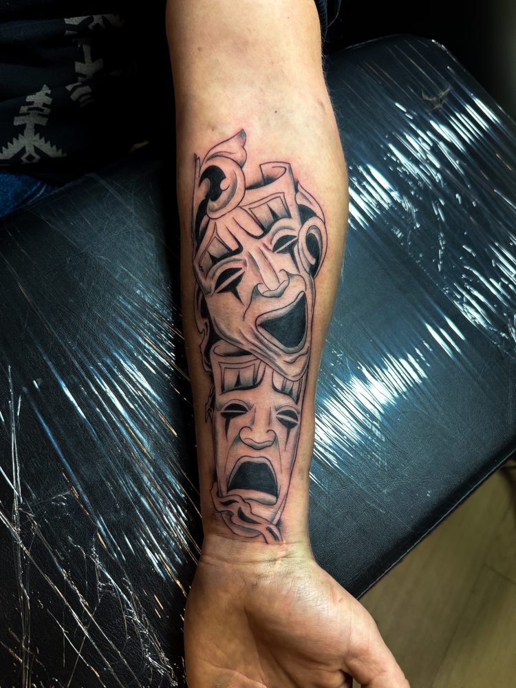 The Underground Tattoo Logo