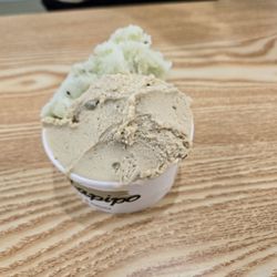 Pidapipo Gelato and Sweets - Pistachio and lime kiwi