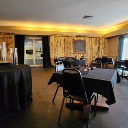 Edgars Steakhouse - Dining room