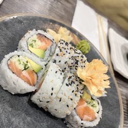 Midami Sushi - Salmon Roll