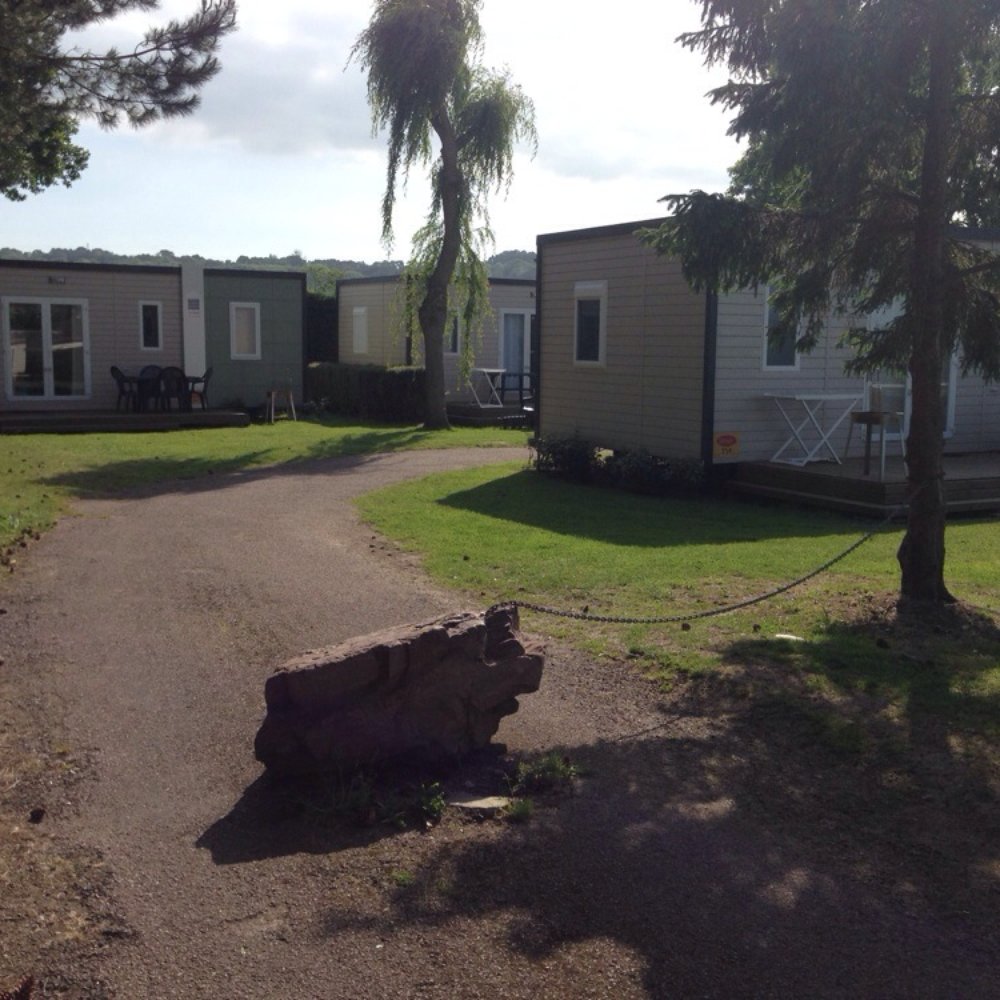 Camping la Vallée - The boulder up close. Our mobile is about visible in the centre of the photo near the tree - Campgrounds Near Me - Houlgate, 14