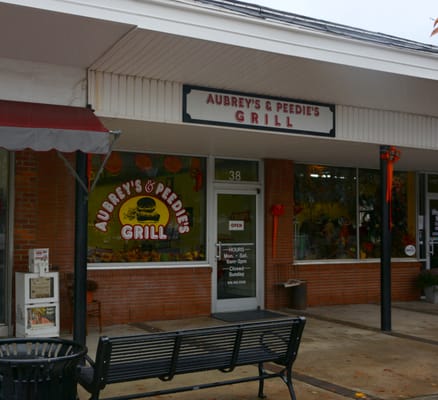 Aubreys and Peedies Grill by null