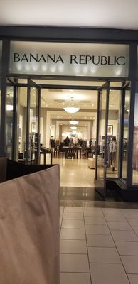 Banana Republic by null
