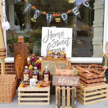 Amish Decor - Fall display outside of Amish Decor in Pembroke, VA - Furniture Stores Near Me - Pembroke, Virginia Amish Decor - Fall display outside of Amish Decor in Pembroke, VA - Furniture Stores Near Me - Pembroke, Virginia