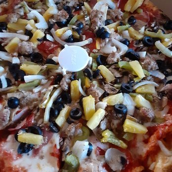 Uncle Reds Pizzeria - Supreme pizza and wedges - Pizza Near Me - Bellflower, California