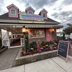 Aunt Betty'S - Cute