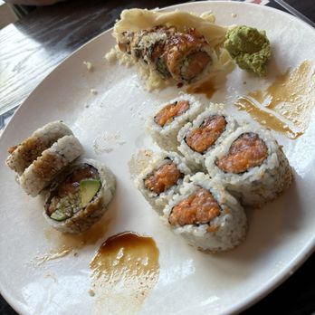 Sushi Para II - 17. Palatine Roll, 3. Spicy Tuna Roll (all eaten), 15. Spicy Salmon Roll, and 7. Chicago Roll - Sushi Bars Near Me - Chicago, Illinois