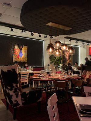 Lola Restaurant & Grill by null