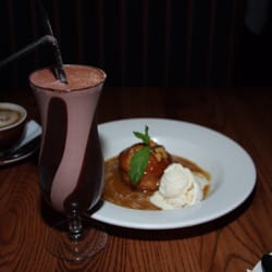 Lone Star Cafe & Bar - Dessert. The suspicious minds non alcoholic cocktail and the milky bar pud. Jeepers! No need for mains, that was a gut buster!