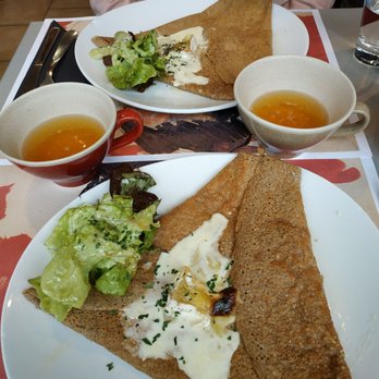 Le Rozell - Les galettes sarrazin Normandes : jambon, œuf, oignons, crème, emmental, camembert. Et les deux bolets de cidre. - Creperies Near Me - Falaise, 14 Le Rozell - Les galettes sarrazin Normandes : jambon, œuf, oignons, crème, emmental, camembert. Et les deux bolets de cidre. - Creperies Near Me - Falaise, 14