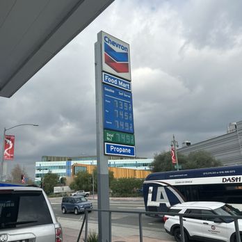 Chevron - Price gauging fuel - Gas Stations Near Me - Los Angeles, California