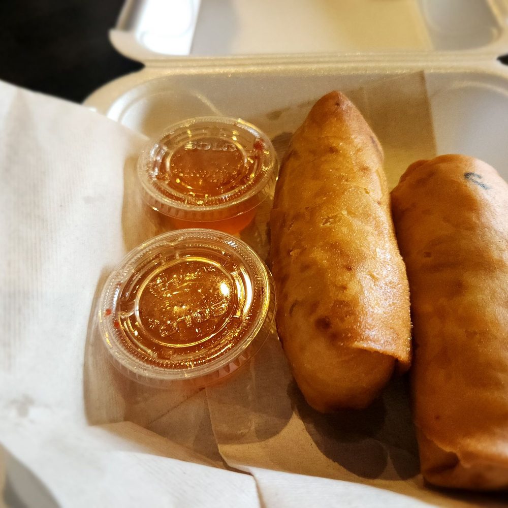 Eggroll Queen - Chicken Eggroll goodness - Food Trucks Near Me - Blaine, Minnesota Eggroll Queen - Chicken Eggroll goodness - Food Trucks Near Me - Blaine, Minnesota