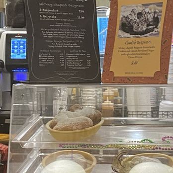 Scat Cat's Club - Lounge - Themed Cafes Near Me - Lake Buena Vista, Florida