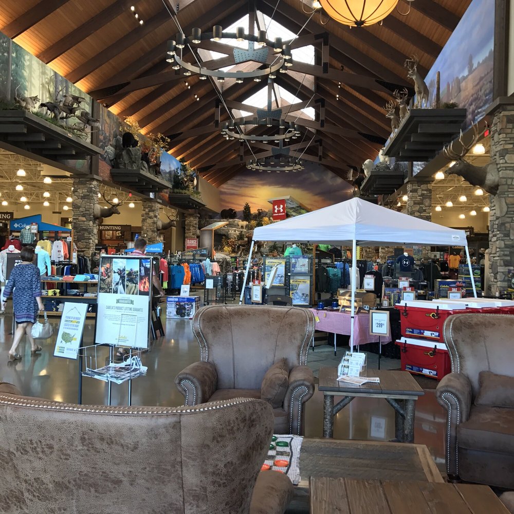 Bass Pro Shops - Lovely decorations inside - Outdoor Gear Near Me - Sun Prairie, Wisconsin
