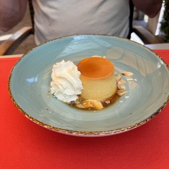 Pizzeria Bacco - Flan - Hotels & Travel Near Me - Brunnen, SZ Pizzeria Bacco - Flan - Hotels & Travel Near Me - Brunnen, SZ