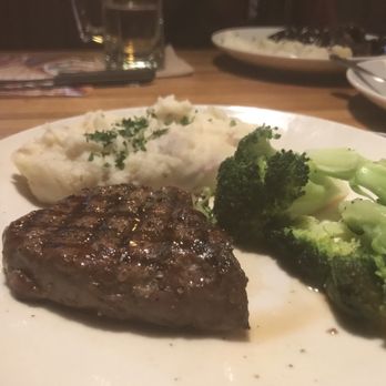 Applebee's Grill + Bar - American Near Me - West Saint Paul, Minnesota