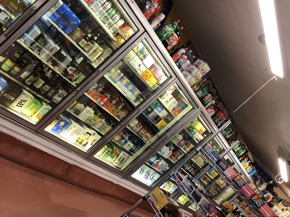 LARKIN CORNER MARKET Updated October 2024 18 Photos & 19 Reviews