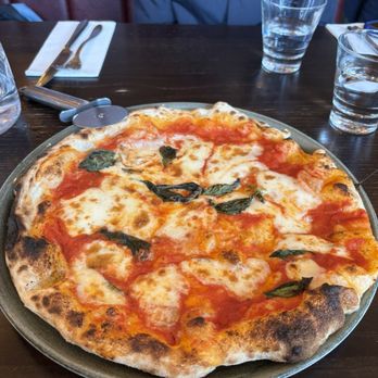 Amarone - Margherita Pizza - Italian Near Me - Edinburgh, EDH
